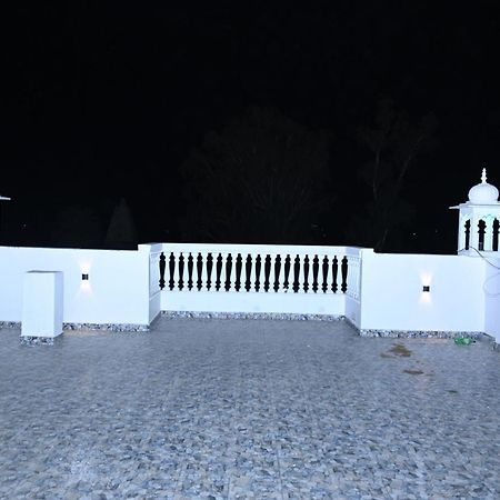 Hotel Moon Mahal ชัยปุระ ภายนอก รูปภาพ