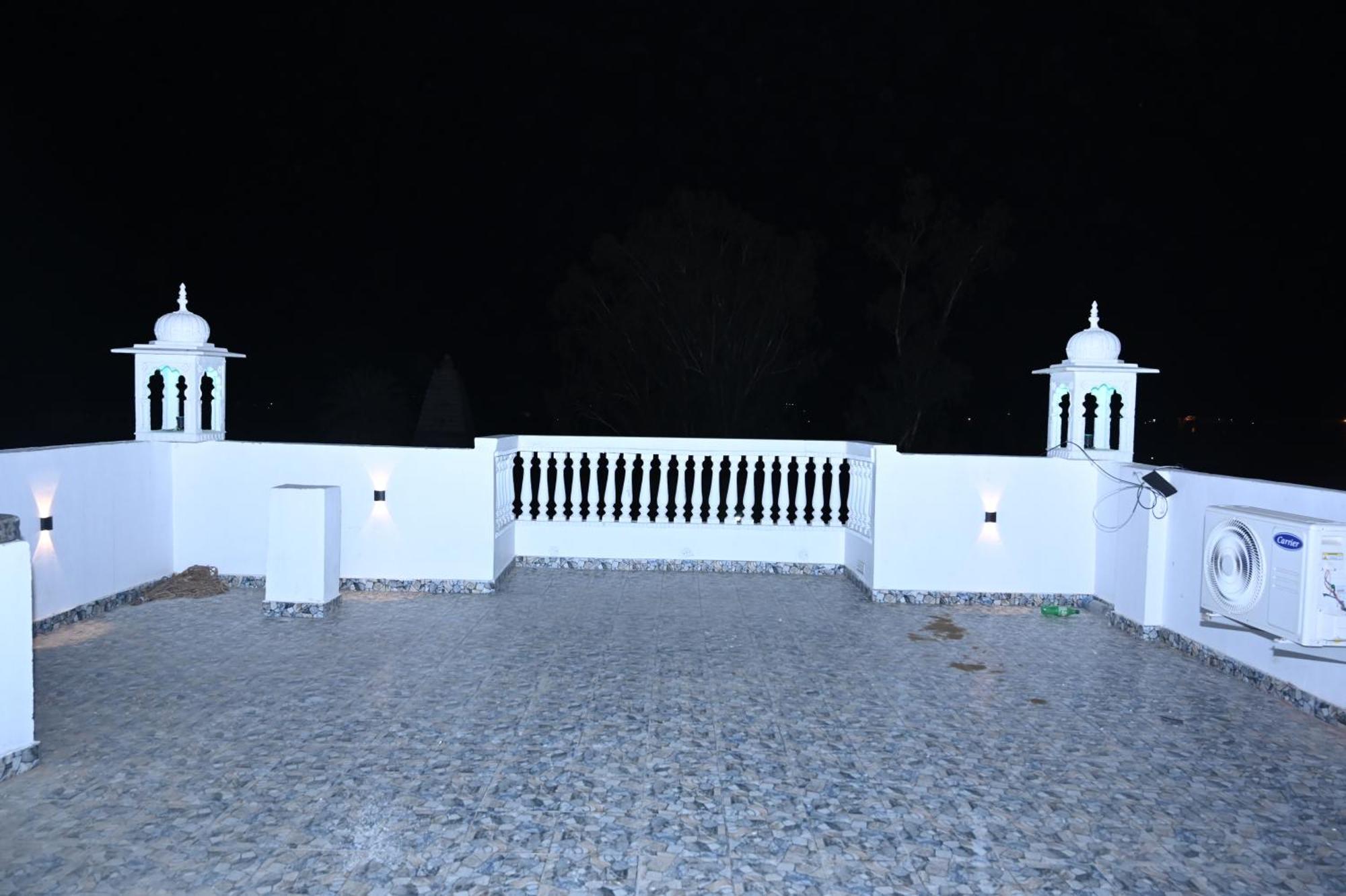 Hotel Moon Mahal ชัยปุระ ภายนอก รูปภาพ